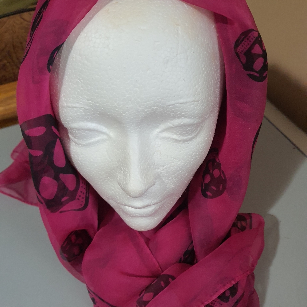 Scarf - Picture 2 of 6